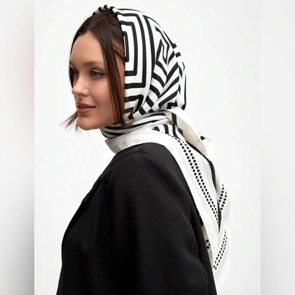 striped scarf S17 - Picture 2 of 8